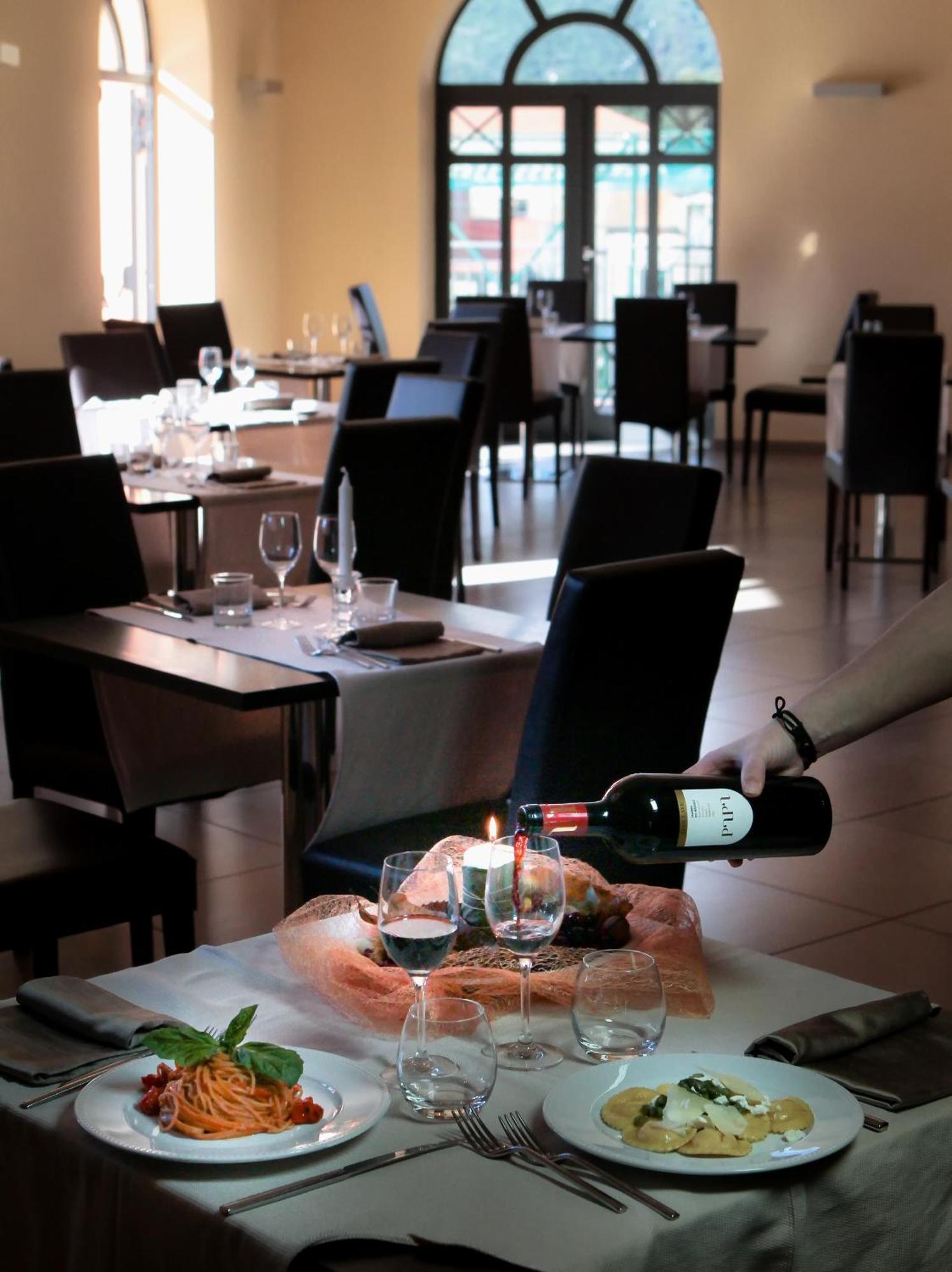 San Severino Park Hotel & Spa, BW Signature Collection Меркато Сан Северино Екстериор снимка